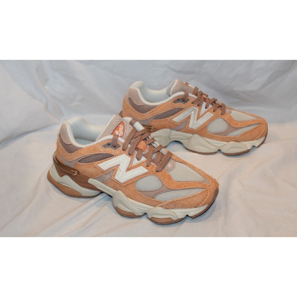 New Balance Men's Tan and Beige Athletic Sneakers